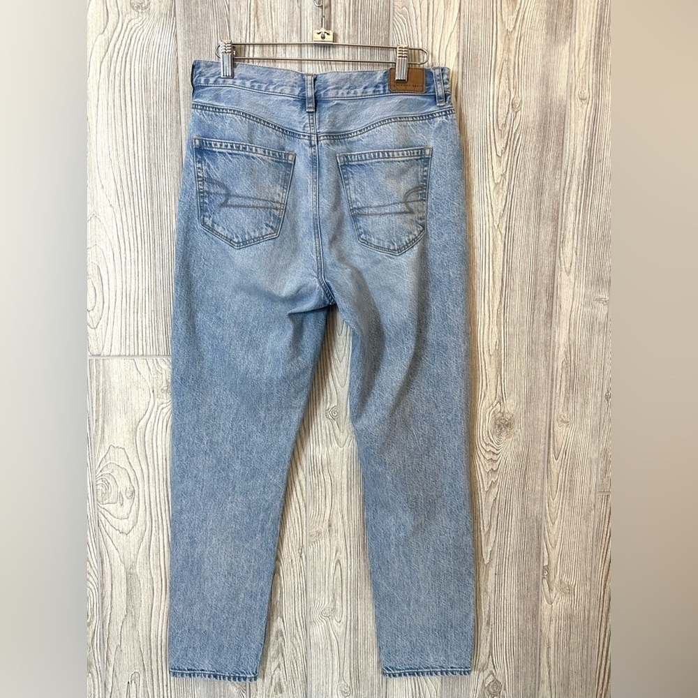 AMERICAN EAGLE MOM Jeans Size 4 Distressed Knees Summer Denim Light Wash - Picture 5 of 9